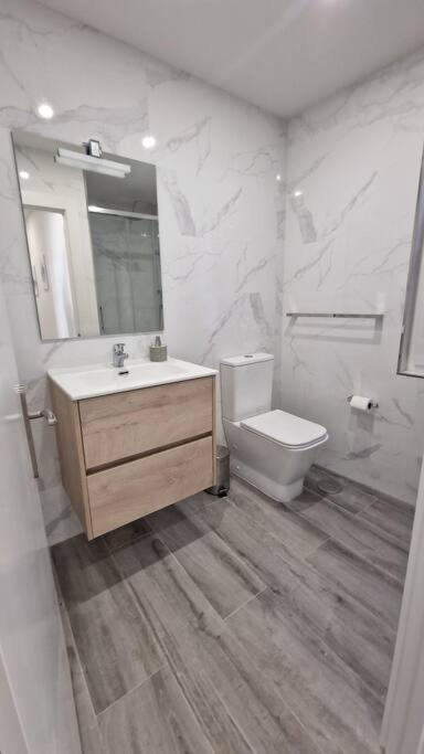 Apartamento Aires De Tineo Oviedo Eksteriør billede