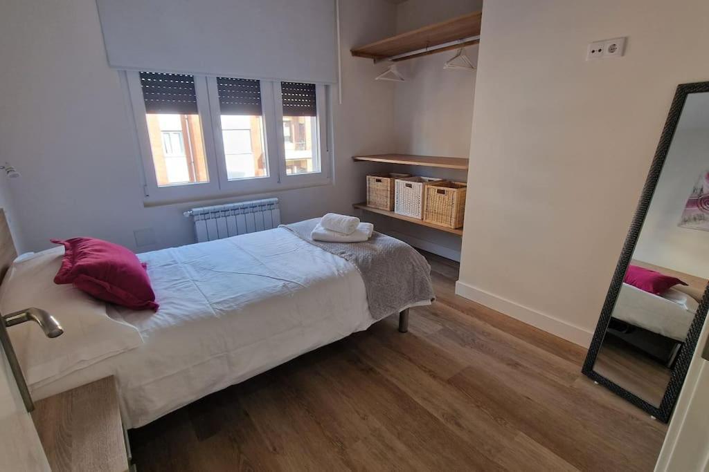 Apartamento Aires De Tineo Oviedo Eksteriør billede