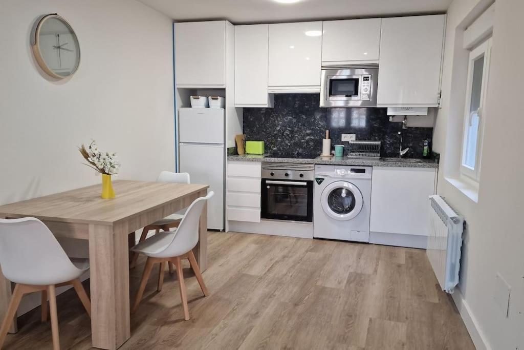 Apartamento Aires De Tineo Oviedo Eksteriør billede
